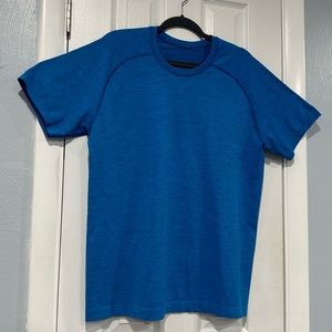 EUC Lululemon Men’s Metal Vent Shirt - large
